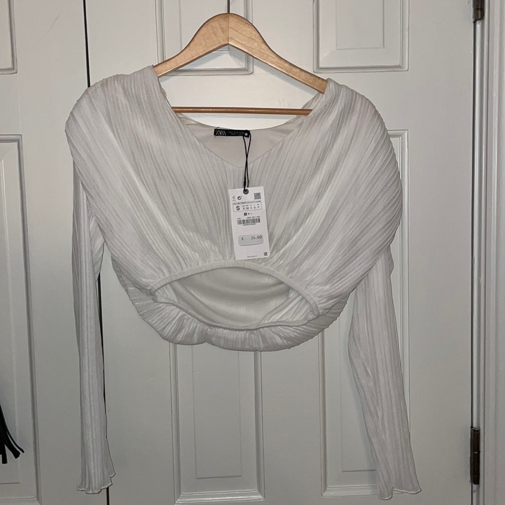 New Zara Long sleeve crop top with shoulder pads!